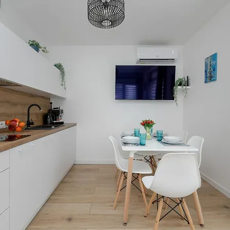 With Garden 450 M To The By Rent Like Lejlighed *